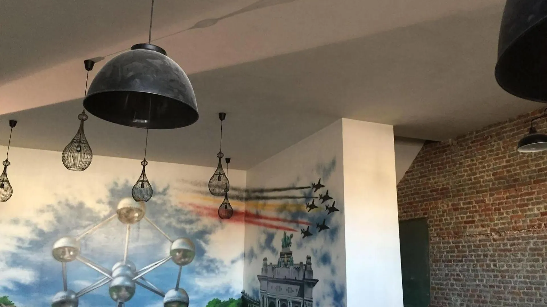 Midi 81 Hostel Brussel